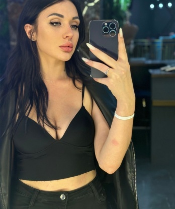 Живу в Москве и знаю, как разбудить в тебе самые горячие желания. У меня есть все, чтобы сделать твои сокровенные мечты реальностью: опыт, креативность и непревзойденное мастерство. Мои услуги - это наслаждение на все 100%: классический секс, оральные ласки, стриптиз и многое другое. Гарантирую полную конфиденциальность и безупречный сервис. Мои фото - это я, абсолютно реальная и сексуальная. Не упусти шанс испытать огонь страсти со мной. ✨💋 Отзывы о моих услугах говорят сами за себя - ты не пожалеешь о встрече со мной. Так что не медли, позвони мне прямо сейчас и окунись в мир наслаждения и удовольствия! 😍🔥📞 3484, 23 года